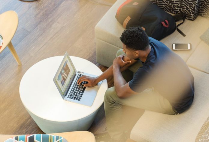 linkedin-sales-navigator-u3hmzw5U-SI-unsplash (1)